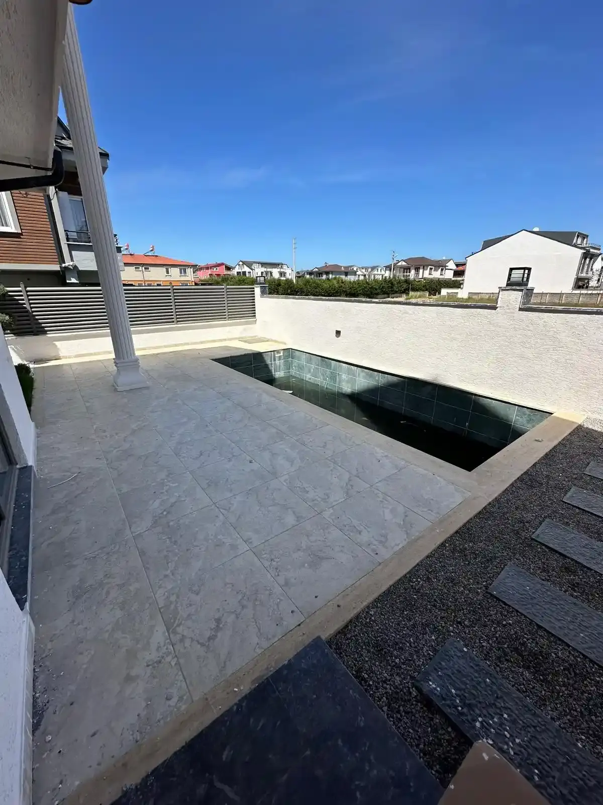 Kocaali Alandere’de Havuzlu ve Yerden Isıtmalı Modern 4+1 Lüks Villa - Görsel 6