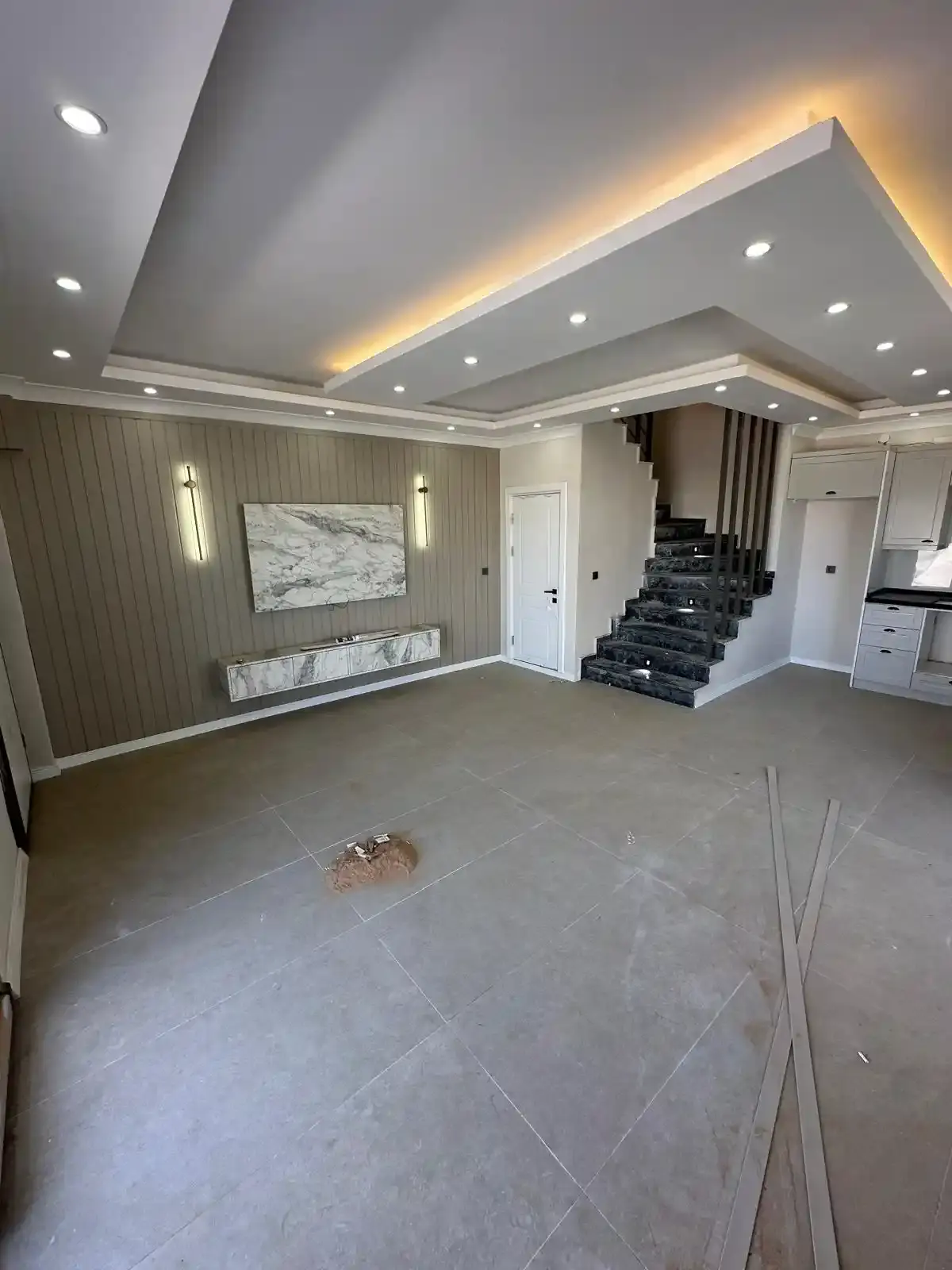 Kocaali Alandere’de Havuzlu ve Yerden Isıtmalı Modern 4+1 Lüks Villa - Görsel 21
