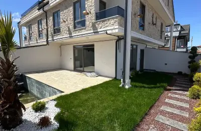 Kocaali Alandere’de Premium Ön Cephe Müstakil Havuzlu Prestijli 4+1 Villa