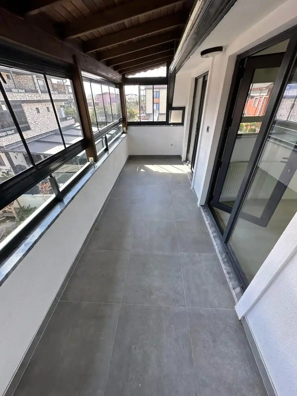 Kocaali Yalı Mahallesinde Merke Plajda Satılık 3+1 Dubleks Villa - Klimalı & Kombili - Görsel 14