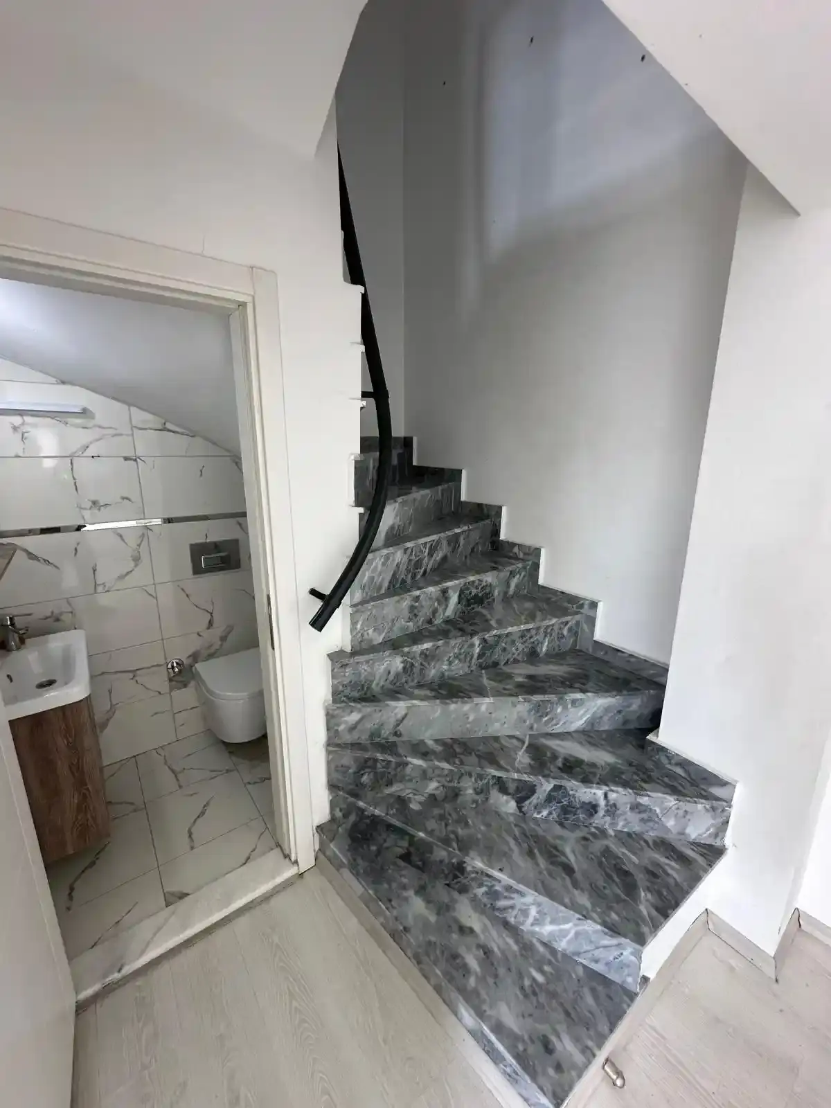 Kocaali Yalı Mahallesinde Merke Plajda Satılık 3+1 Dubleks Villa - Klimalı & Kombili - Görsel 8
