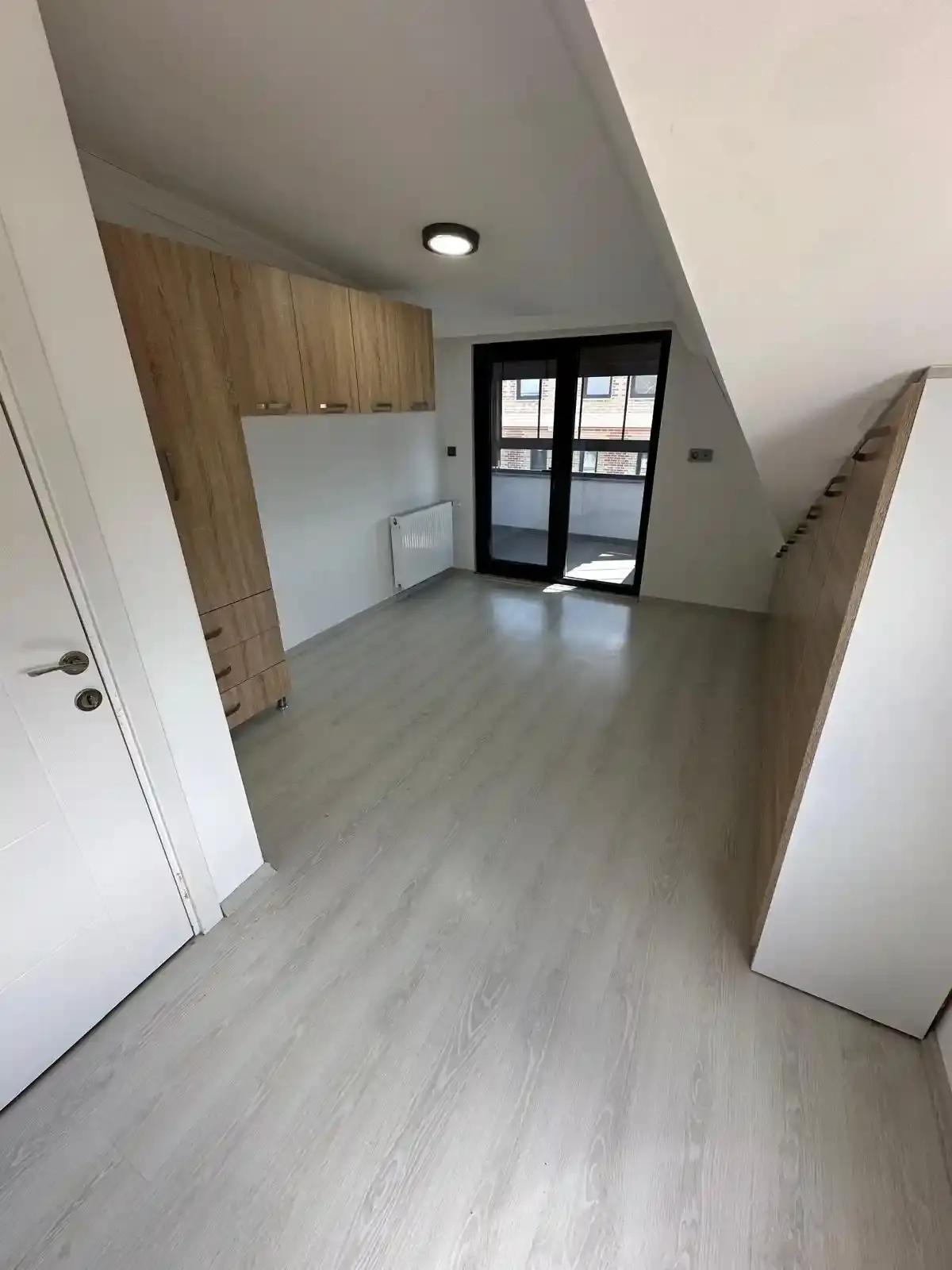 Kocaali Yalı Mahallesinde Merke Plajda Satılık 3+1 Dubleks Villa - Klimalı & Kombili - Görsel 9