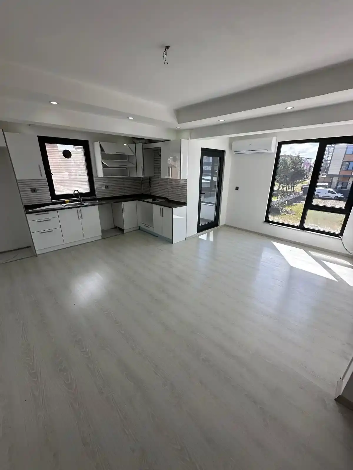 Kocaali Yalı Mahallesinde Merke Plajda Satılık 3+1 Dubleks Villa - Klimalı & Kombili - Görsel 7