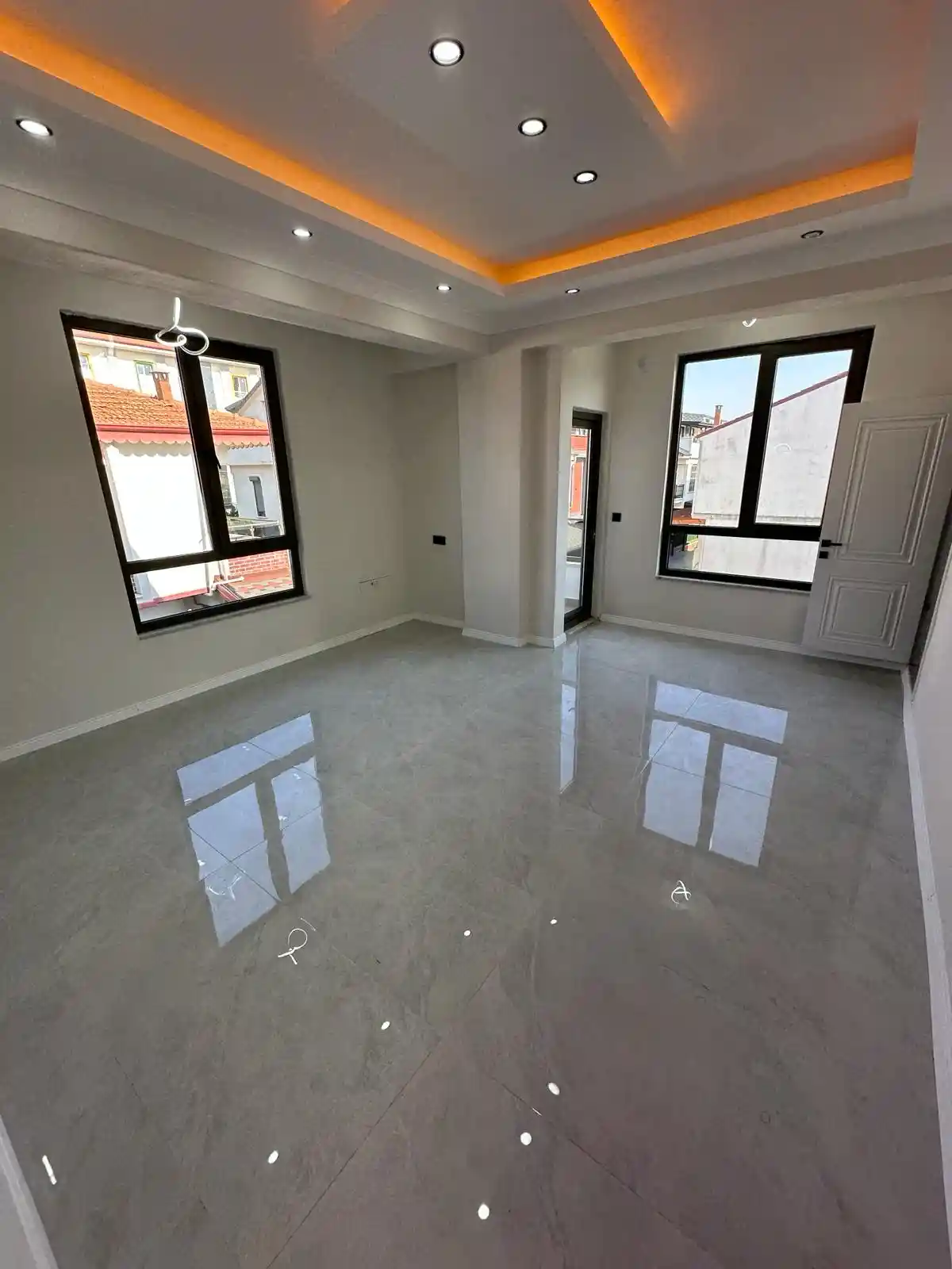 Kocaali Yalı'da Müstakil Havuzlu Yerden Isıtmalı 3+1 Lüks Tripleks Villa - Görsel 10