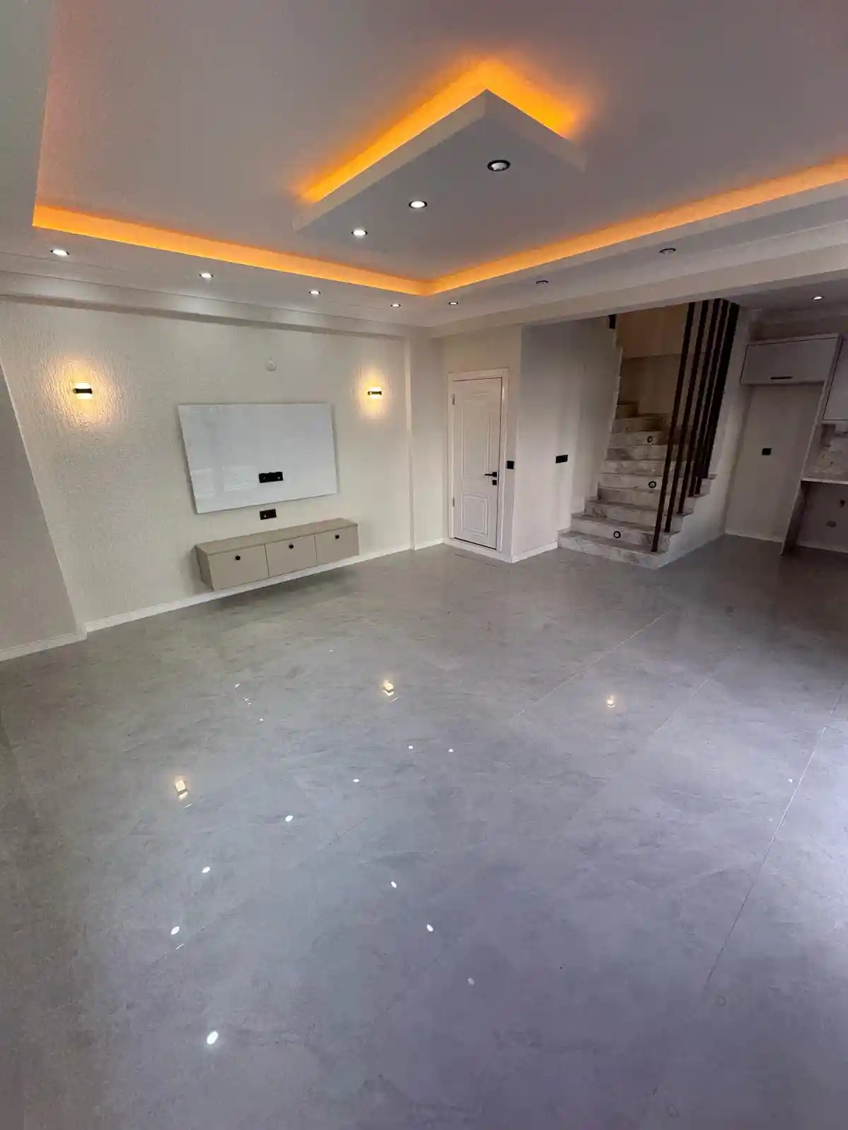 Kocaali Yalı'da Müstakil Havuzlu Yerden Isıtmalı 3+1 Lüks Tripleks Villa - Görsel 11