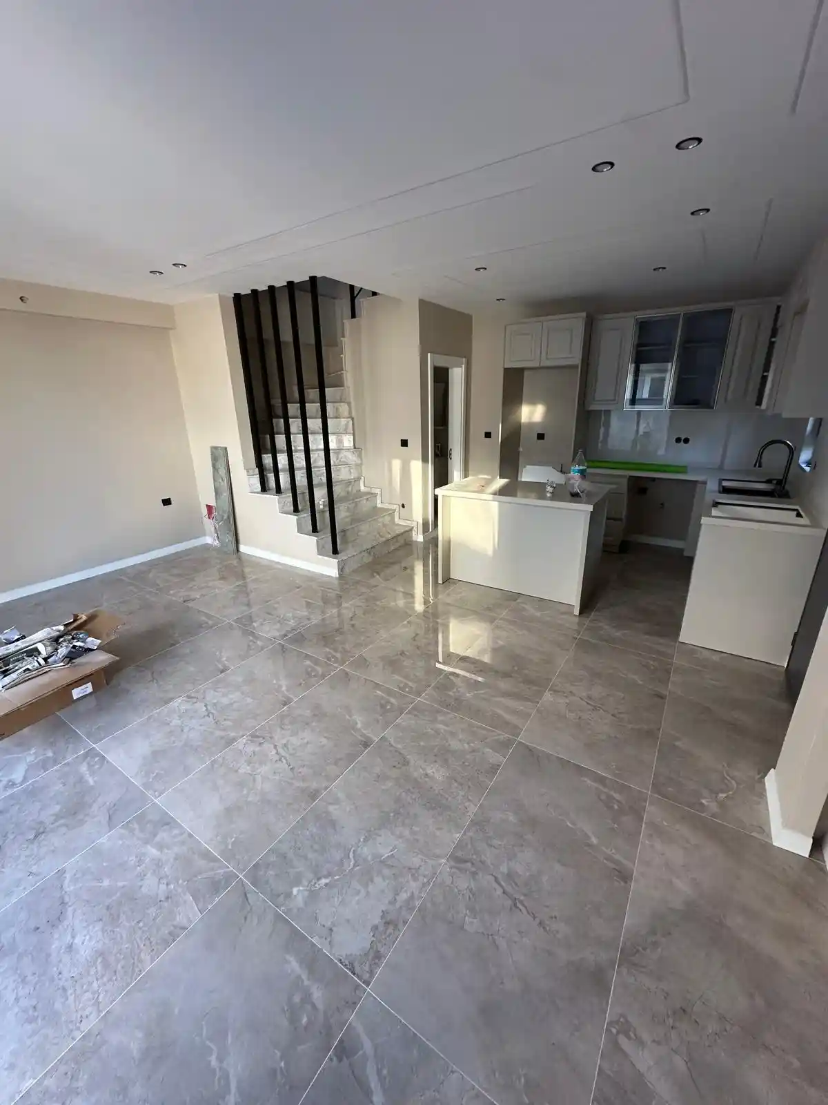 Sakarya Kocaali'de Plaja 50 Metre, Deniz Manzaralı, Havuzlu Lüks Tripleks Villa - Görsel 9