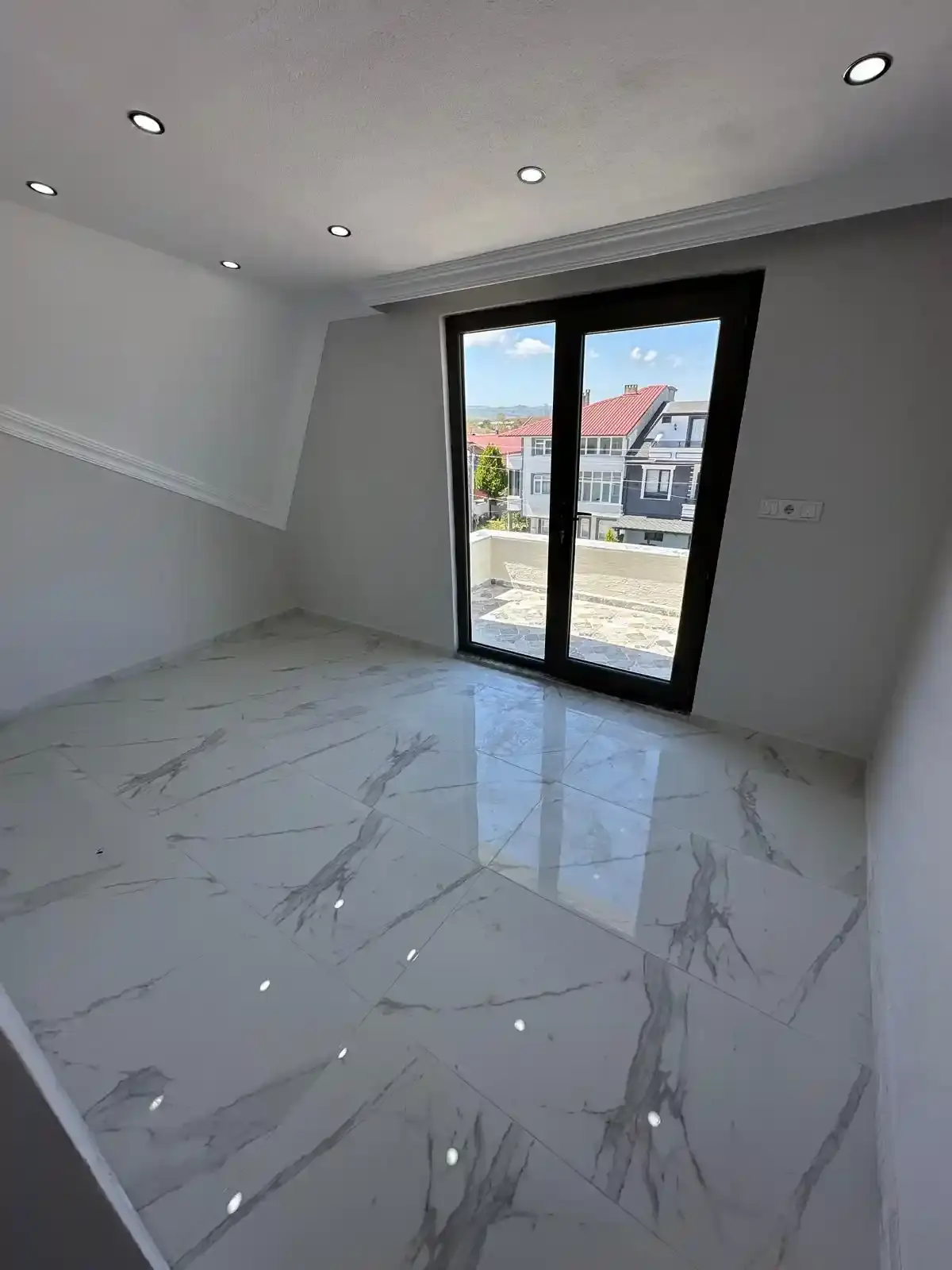 Kocaali Yalı'da Müstakil Havuzlu 4+1 Tripleks Villa - Denize 430m Mesafede - Görsel 23