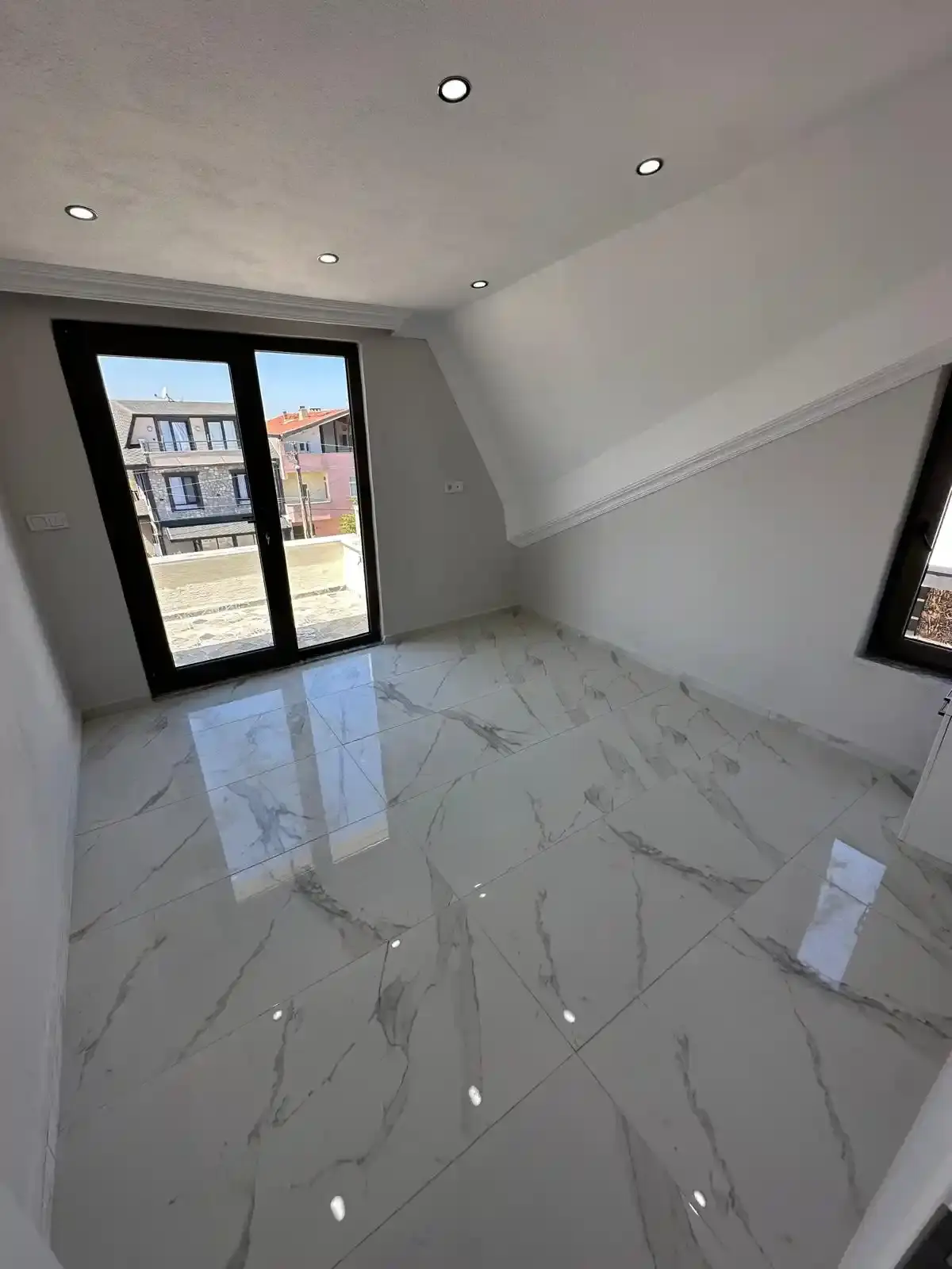 Kocaali Yalı'da Müstakil Havuzlu 4+1 Tripleks Villa - Denize 430m Mesafede - Görsel 9